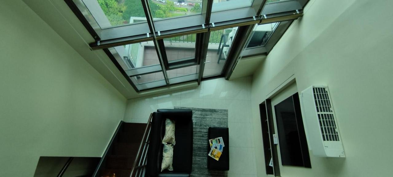 Kl Executive Greenbelt Manila Exteriör bild