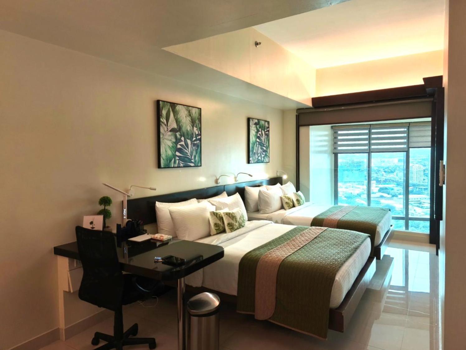 Kl Executive Greenbelt Manila Exteriör bild