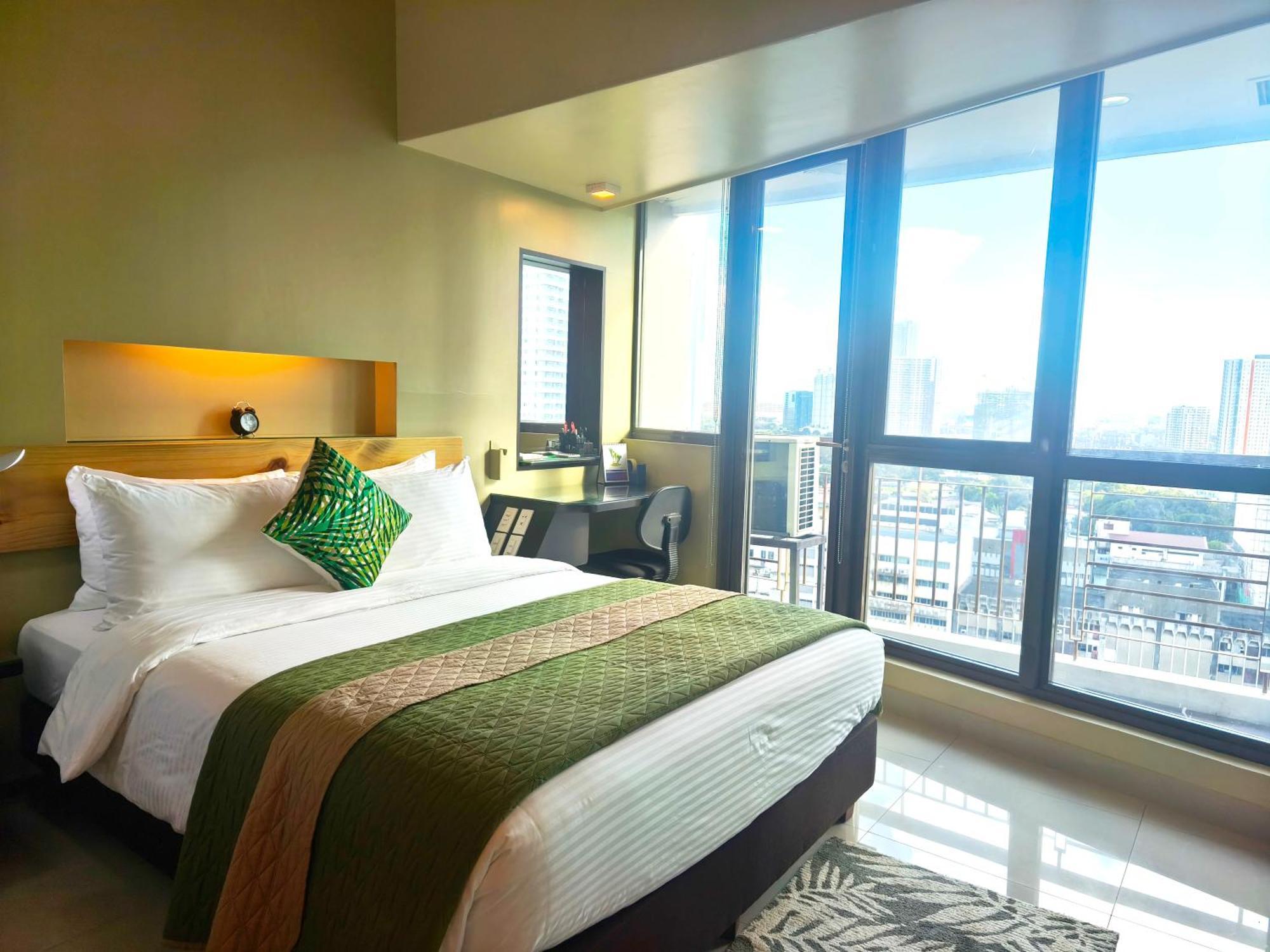 Kl Executive Greenbelt Manila Exteriör bild