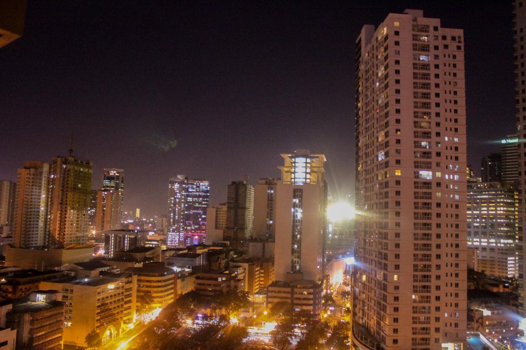 Kl Executive Greenbelt Manila Exteriör bild